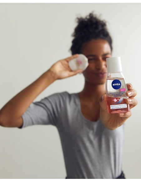 nivea skincare illuminante cofanetto: crema giorno + struccante + labello: tuttocasashop.live: igiene e cura della persona