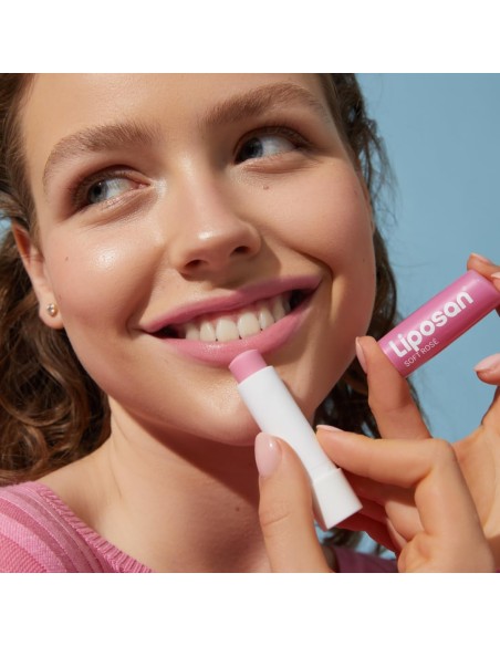 nivea skincare illuminante cofanetto: crema giorno + struccante + labello: tuttocasashop.live: igiene e cura della persona